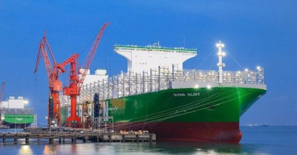 tau-container-lon-nhat-the-gioi