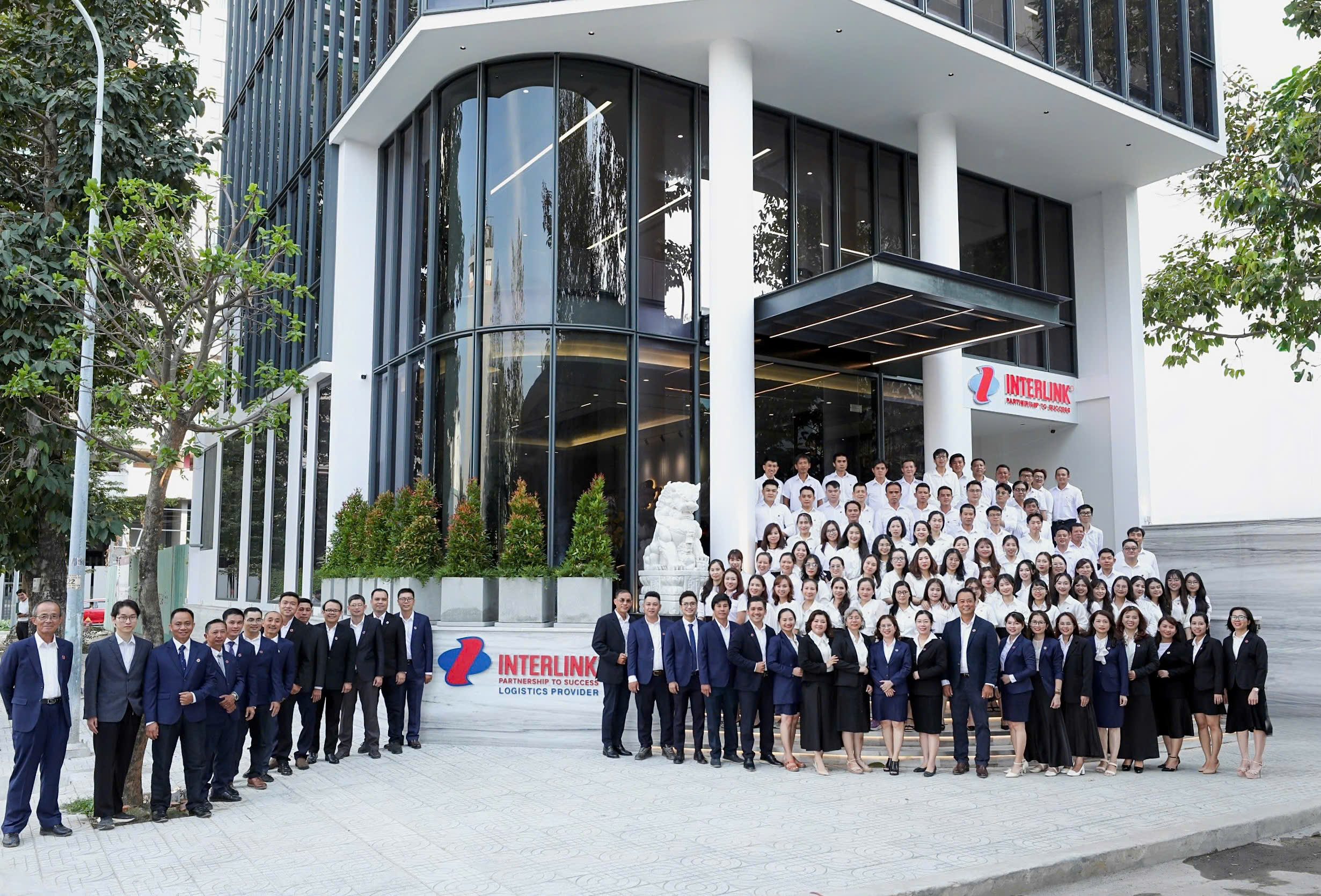 Interlink - Đội ngũ vững vàng để mỗi cam kết với khách hàng là chắc chắn
