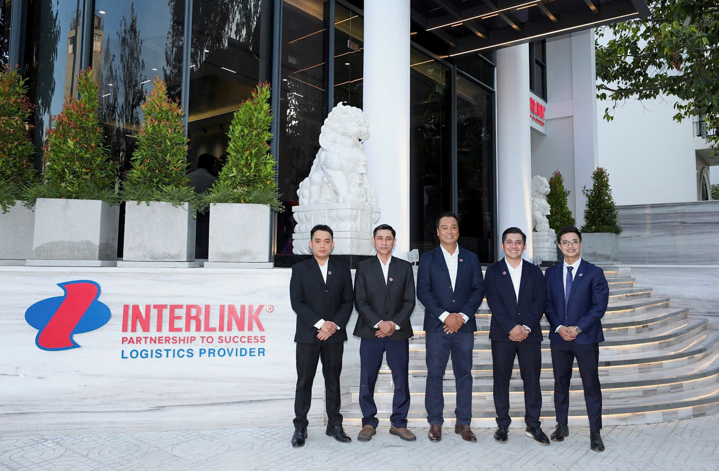 Interlink - Đội ngũ vững vàng để mỗi cam kết với khách hàng là chắc chắn