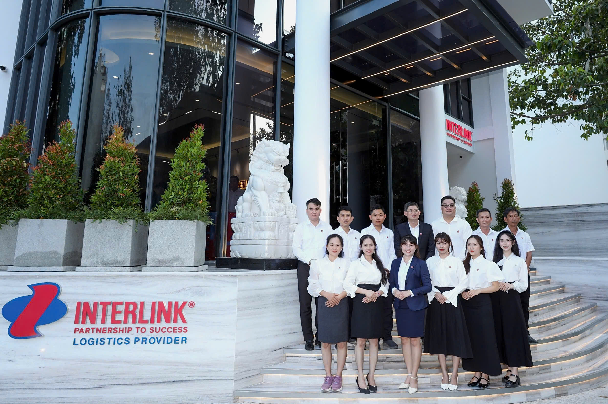Interlink - Đội ngũ vững vàng để mỗi cam kết với khách hàng là chắc chắn