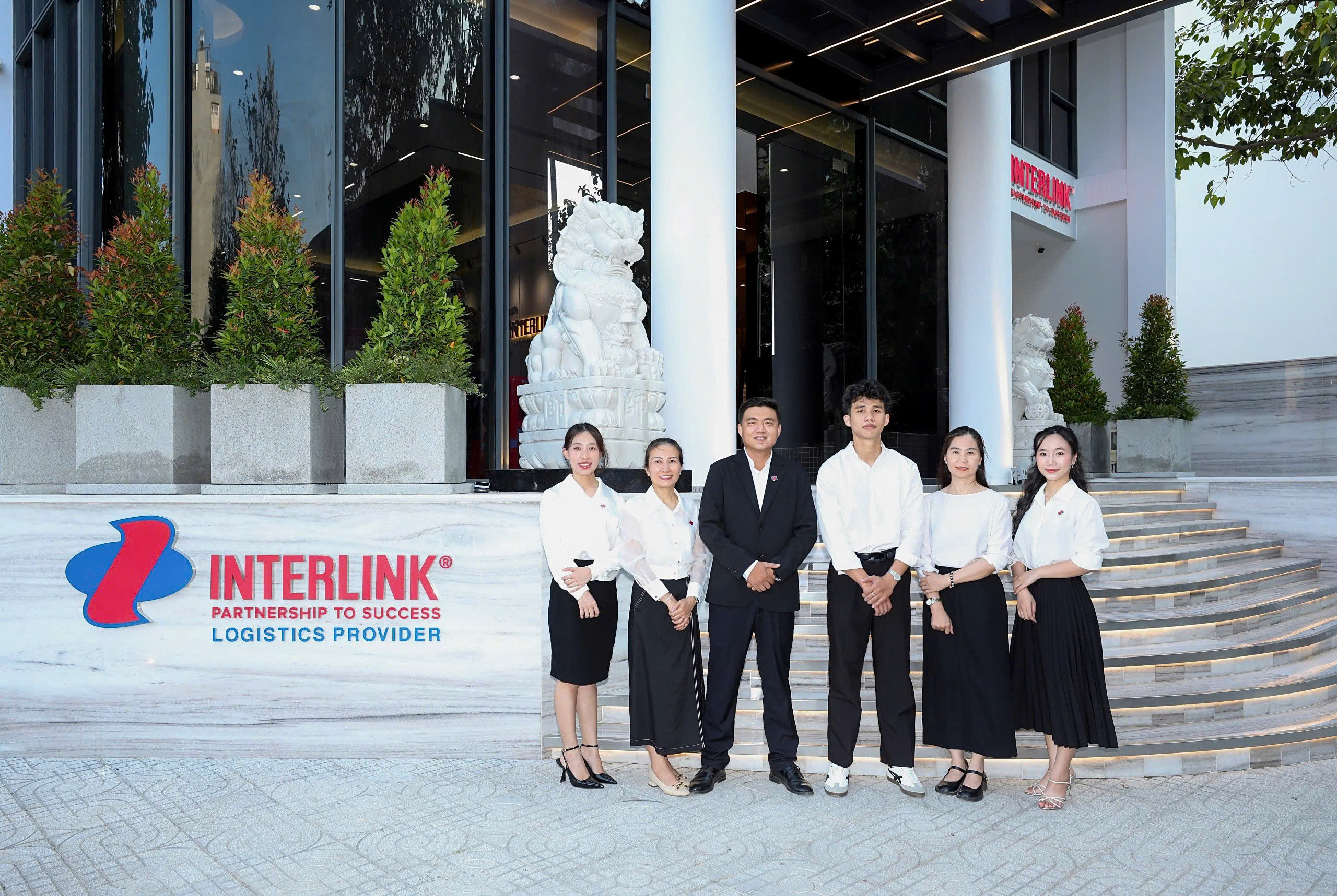 Interlink - Đội ngũ vững vàng để mỗi cam kết với khách hàng là chắc chắn