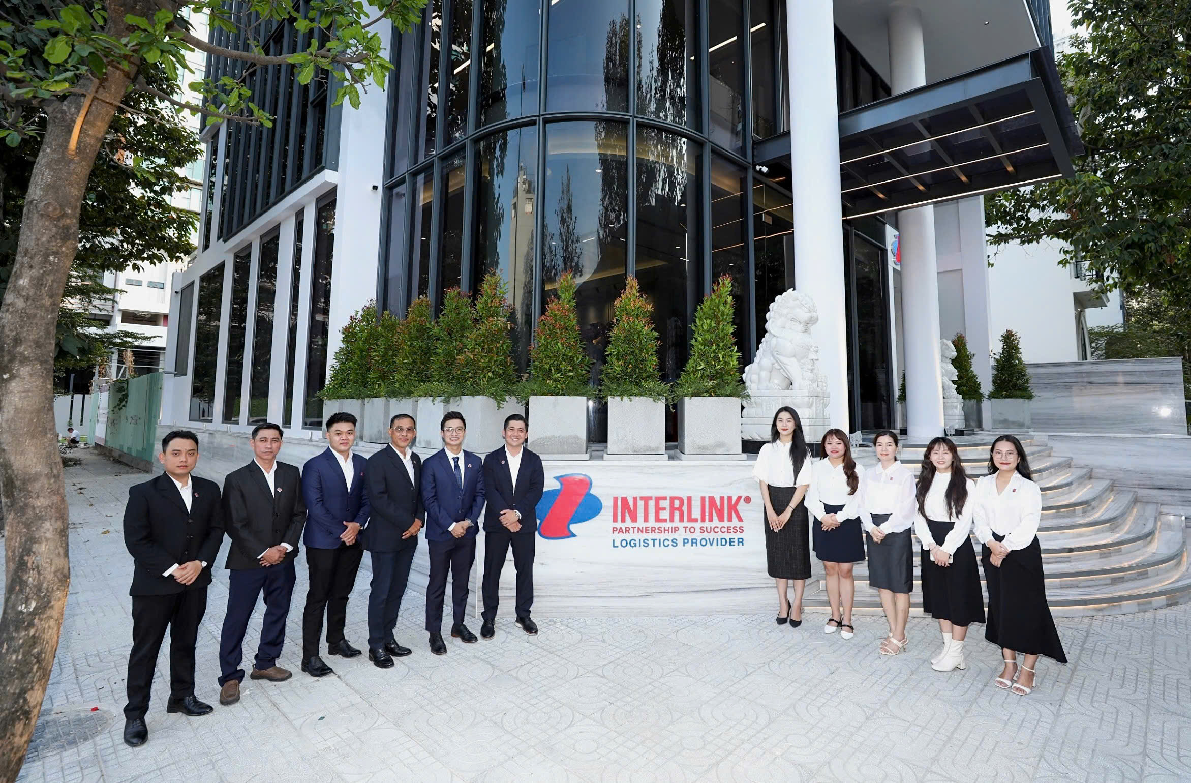 Interlink - Đội ngũ vững vàng để mỗi cam kết với khách hàng là chắc chắn