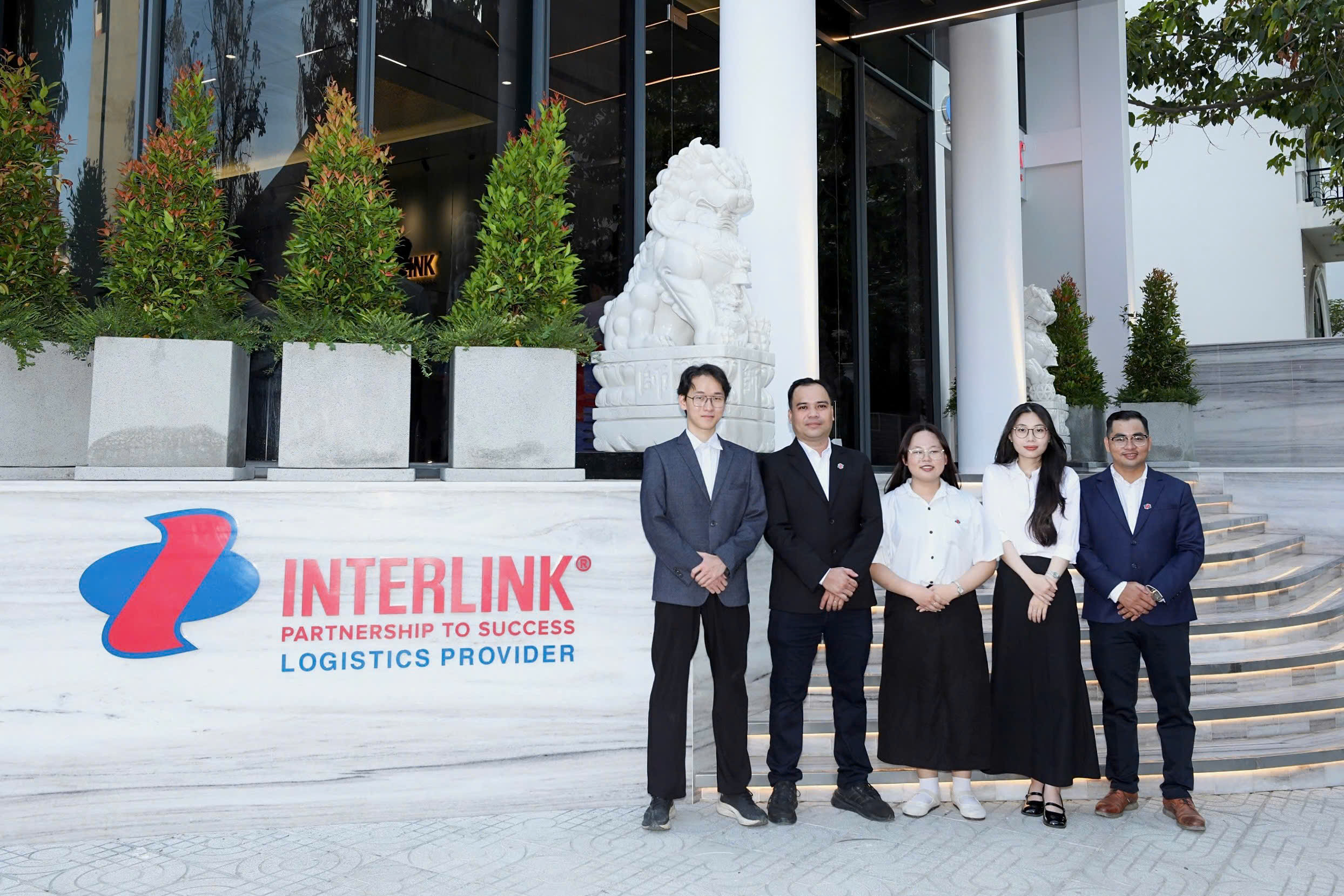 Interlink - Đội ngũ vững vàng để mỗi cam kết với khách hàng là chắc chắn