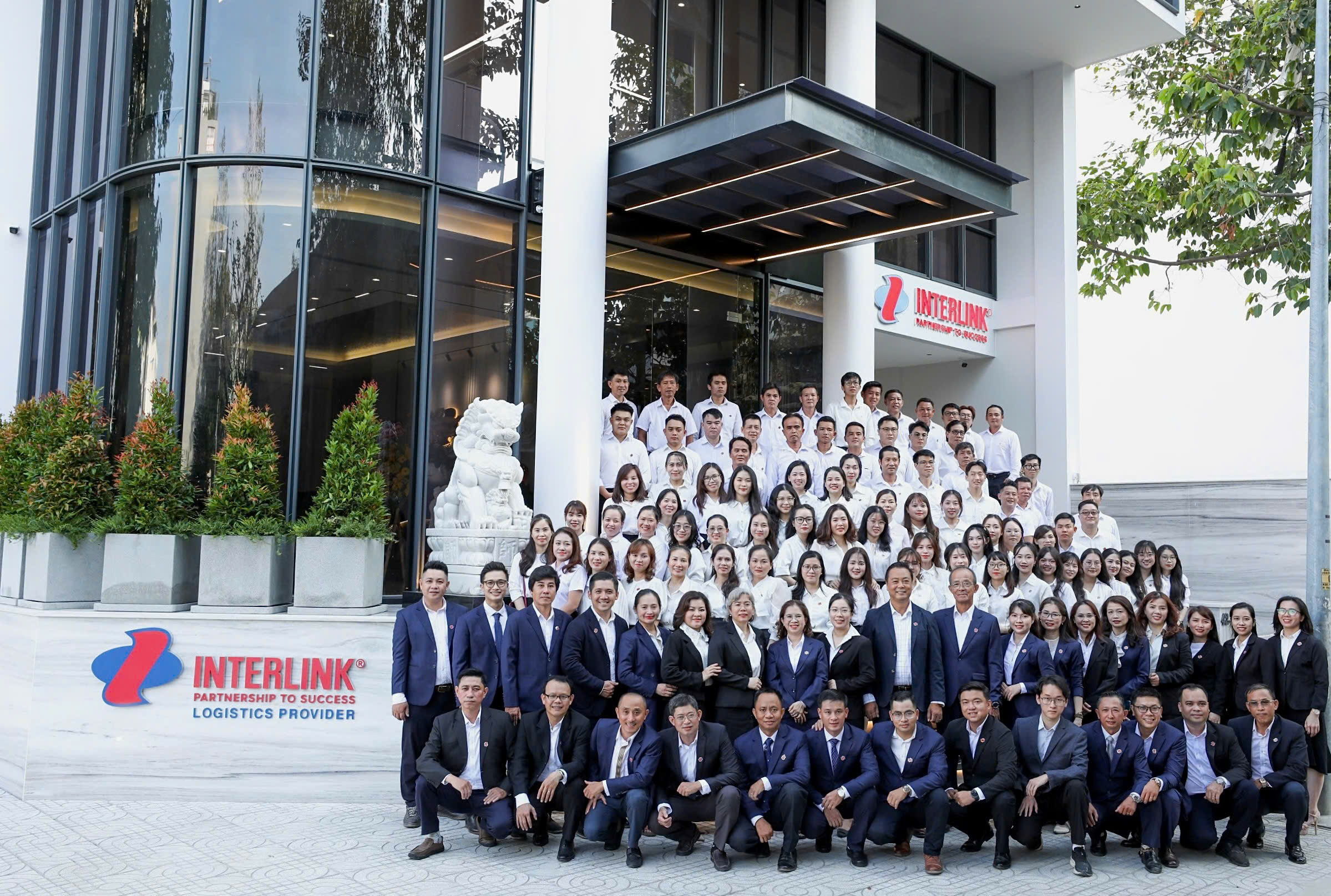 Interlink - Đội ngũ vững vàng để mỗi cam kết với khách hàng là chắc chắn